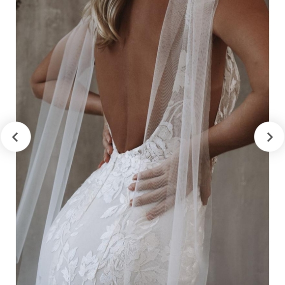 Gorgeous Boho Wedding Dress & Veil - Picture 3 of 5